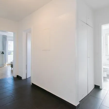 Raj Living - 1 Or 3 Room Apartments With Balcony - 20 Min Messe Dus & Airport Dus Meerbusch Exterior photo