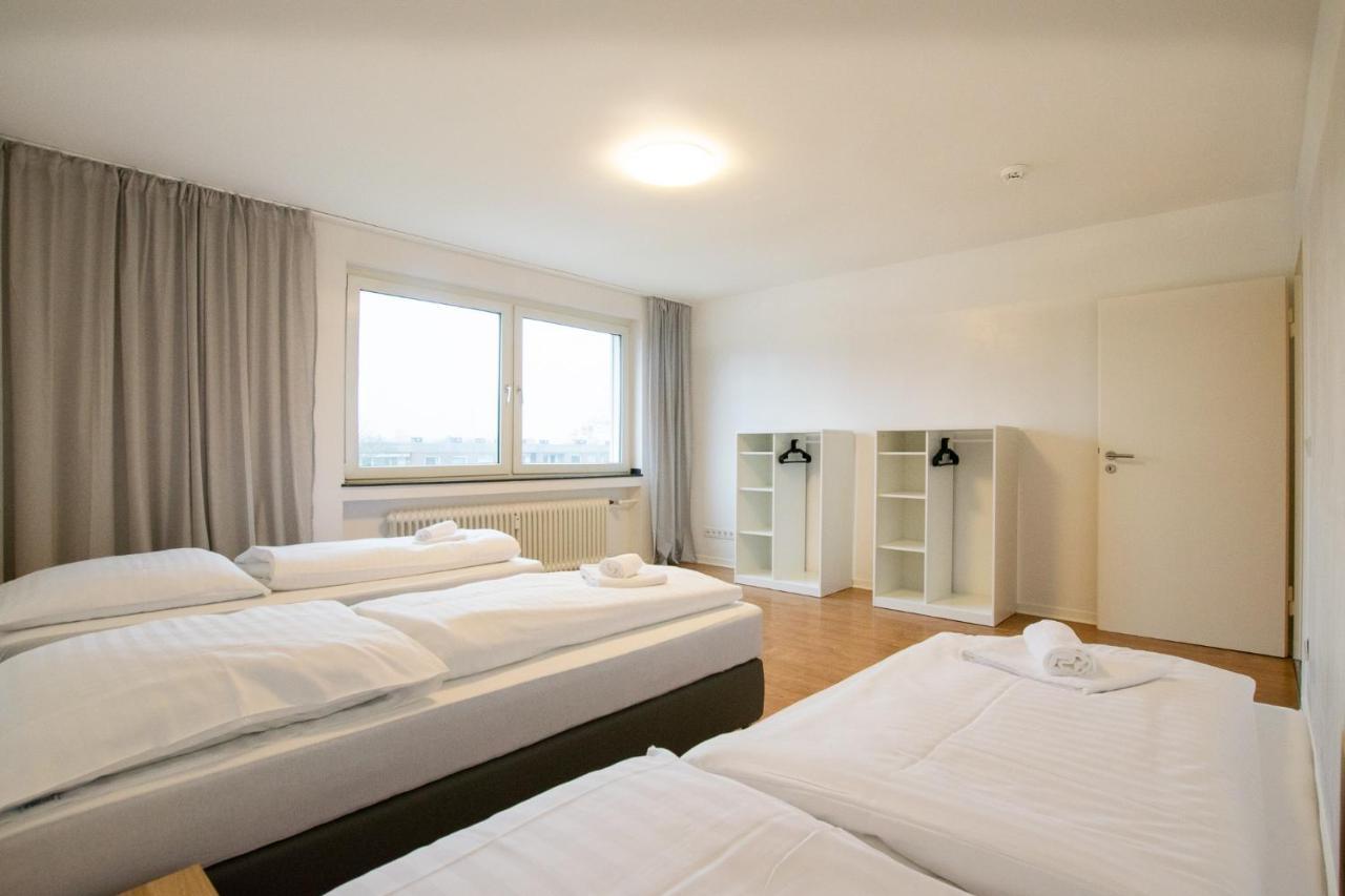 Raj Living - 1 Or 3 With Balcony - 20 Min Messe Dus & Airport Dus Apartment *