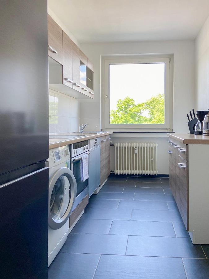 Raj Living - 1 Or 3 With Balcony - 20 Min Messe Dus & Airport Dus Apartment