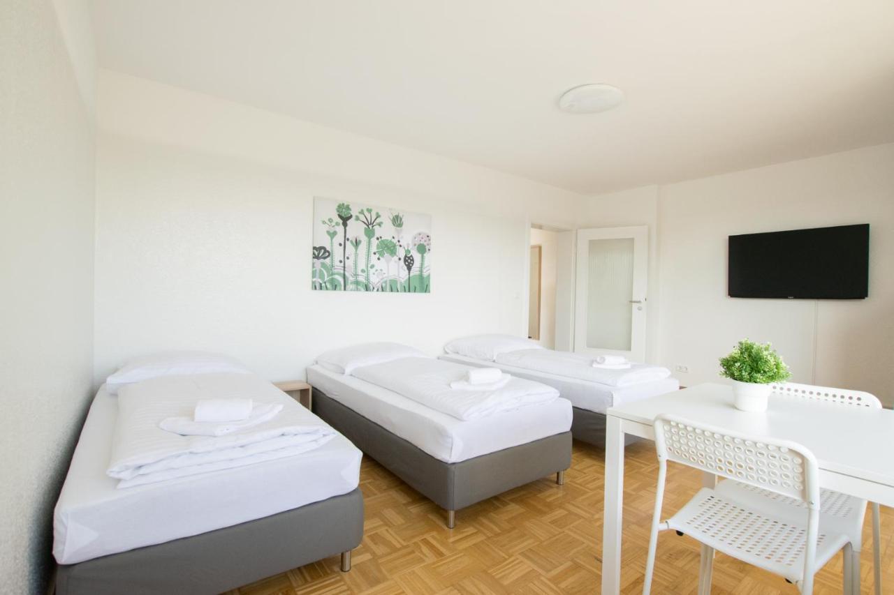 Raj Living - 1 Or 3 With Balcony - 20 Min Messe Dus & Airport Dus Apartment *