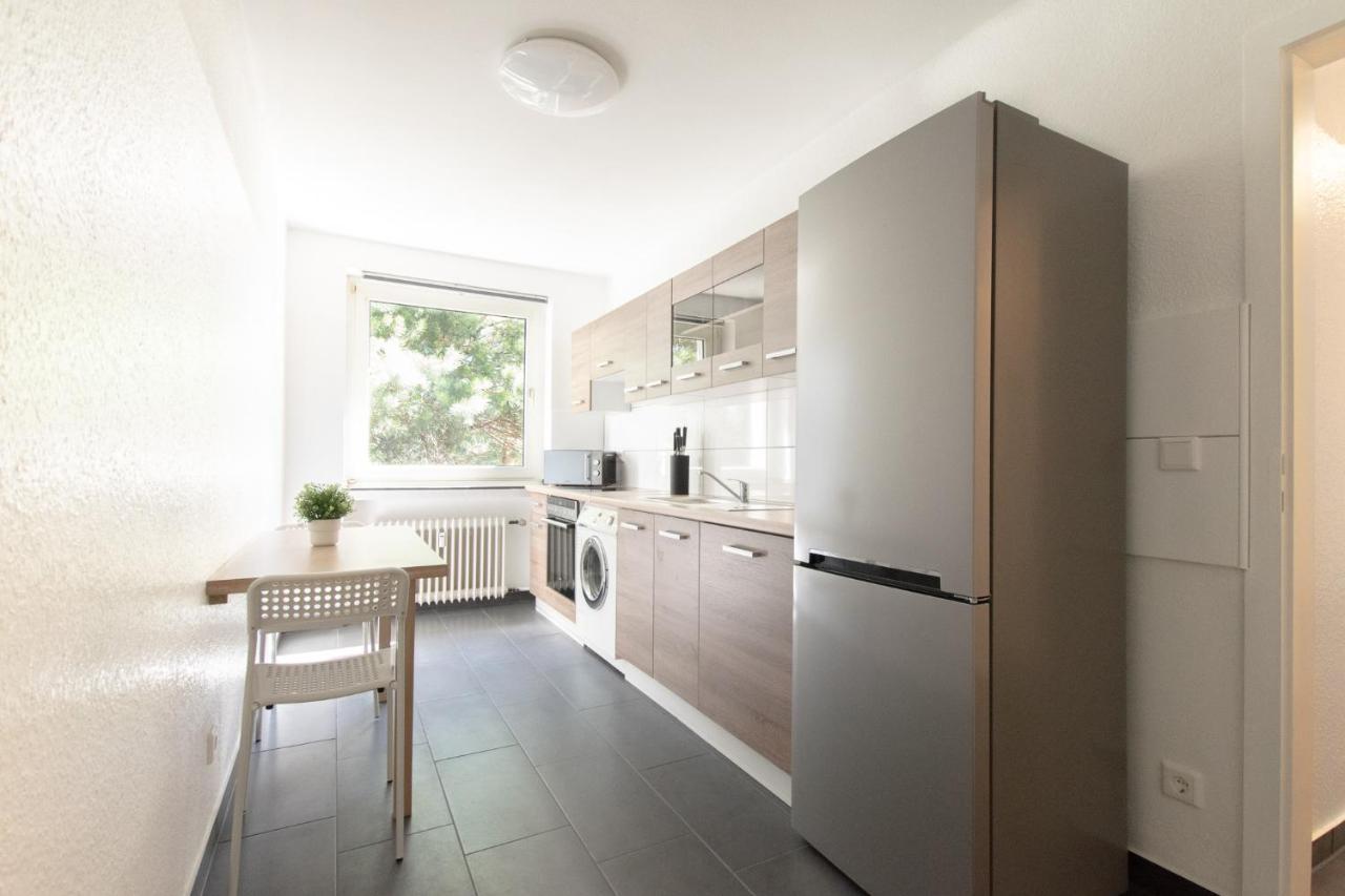 Apartment Raj Living - 1 Or 3 With Balcony - 20 Min Messe Dus & Airport Dus *