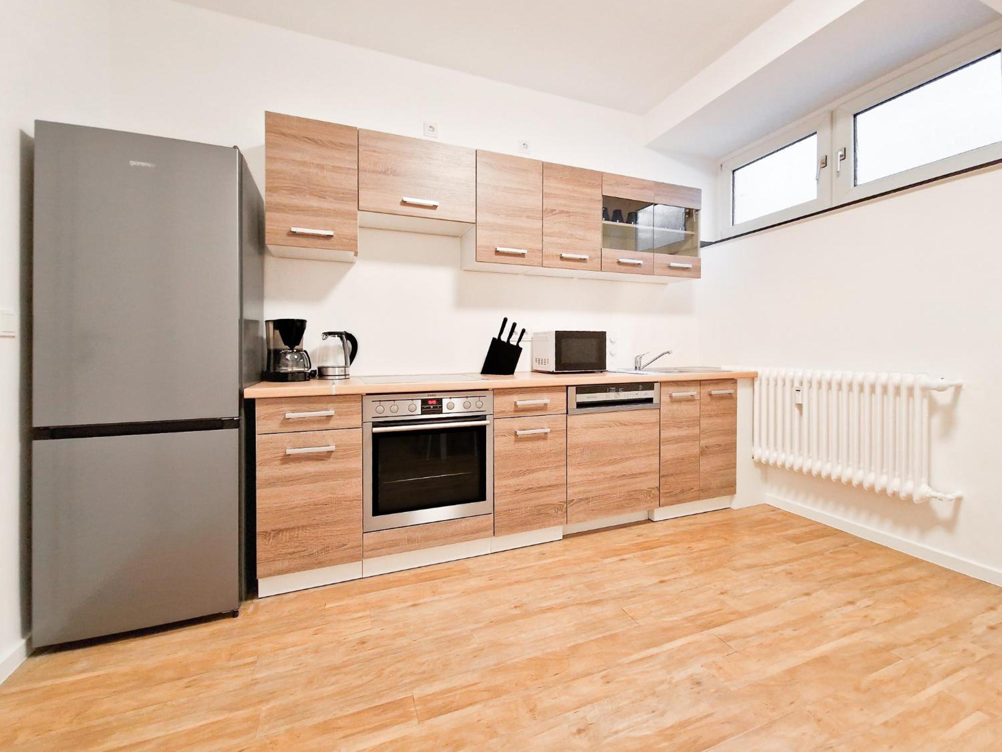 Raj Living - 1 Or 3 With Balcony - 20 Min Messe Dus & Airport Dus Apartment *