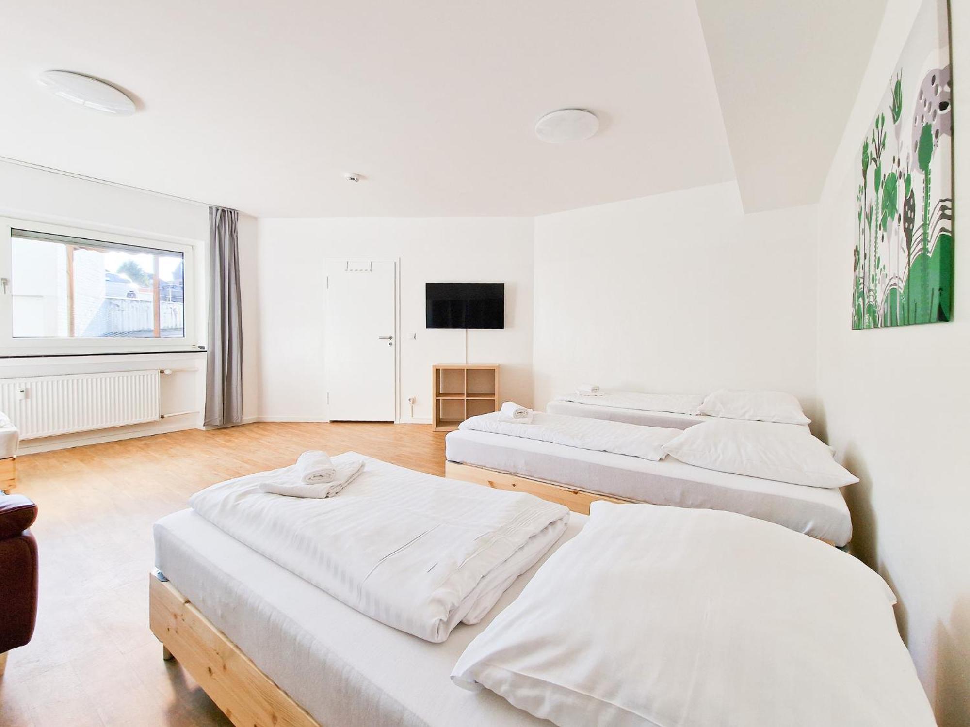 Raj Living - 1 Or 3 With Balcony - 20 Min Messe Dus & Airport Dus Apartment Meerbusch