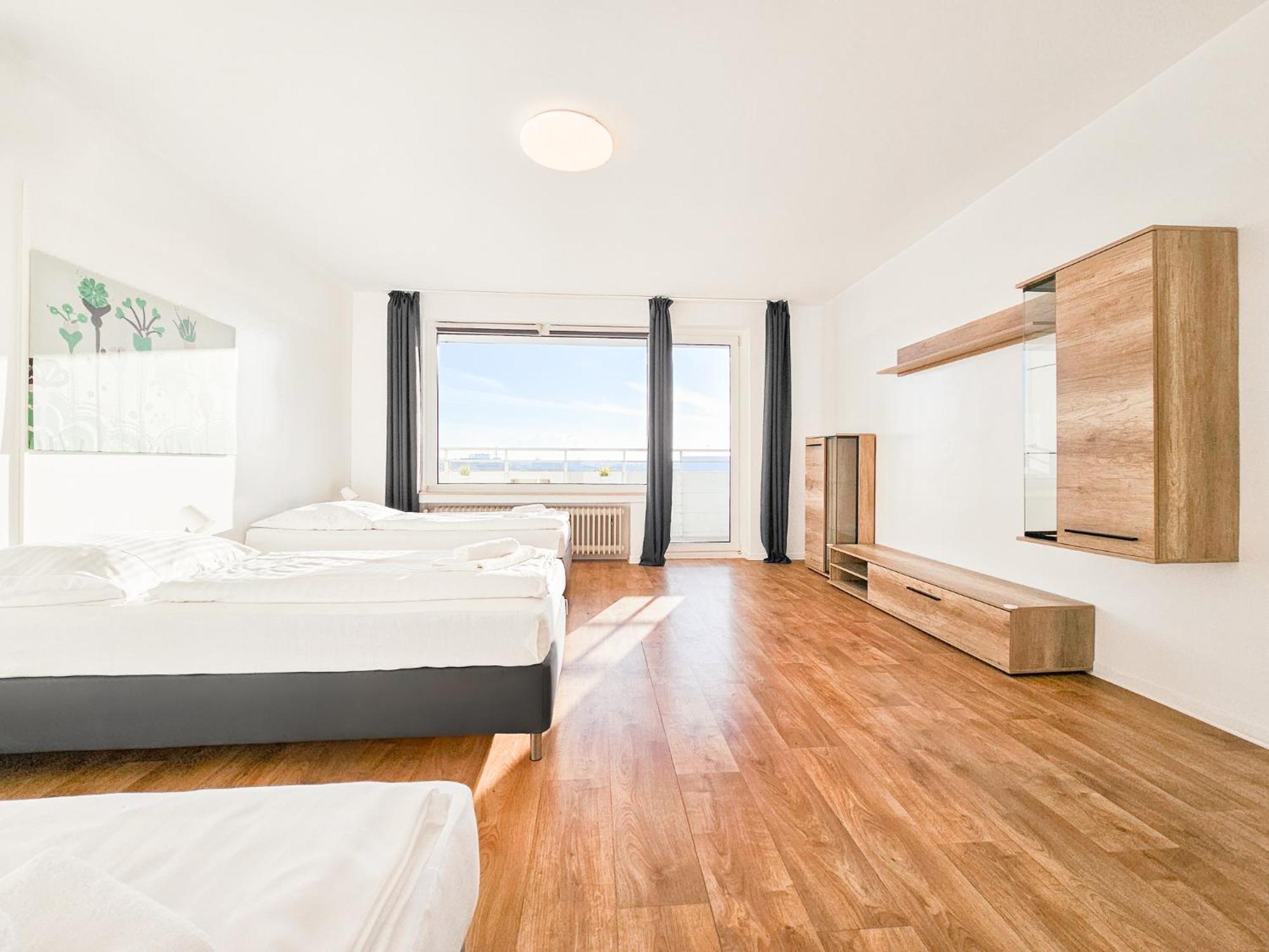 Apartment Raj Living - 1 Or 3 With Balcony - 20 Min Messe Dus & Airport Dus *