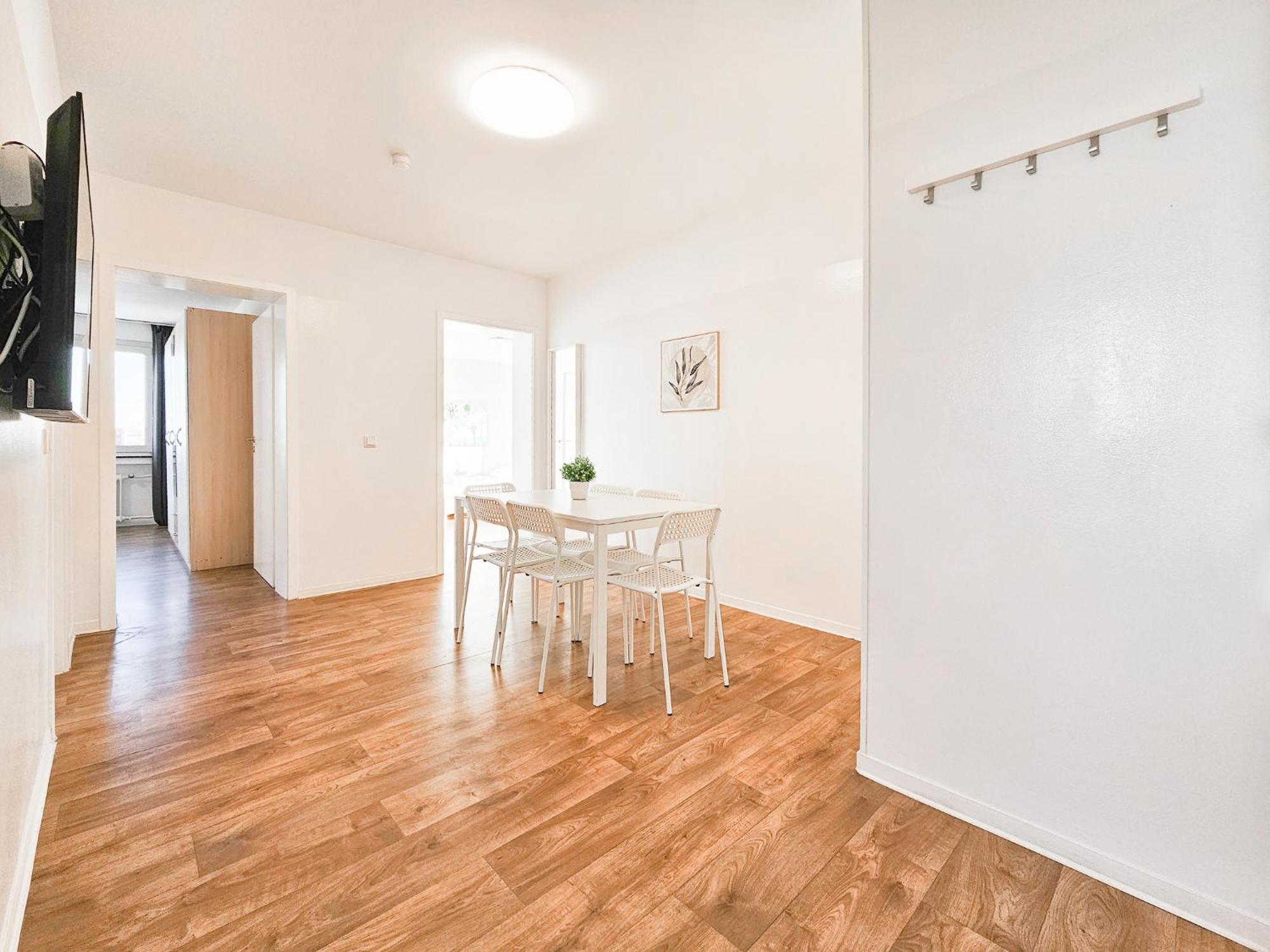 Apartment Raj Living - 1 Or 3 With Balcony - 20 Min Messe Dus & Airport Dus Meerbusch