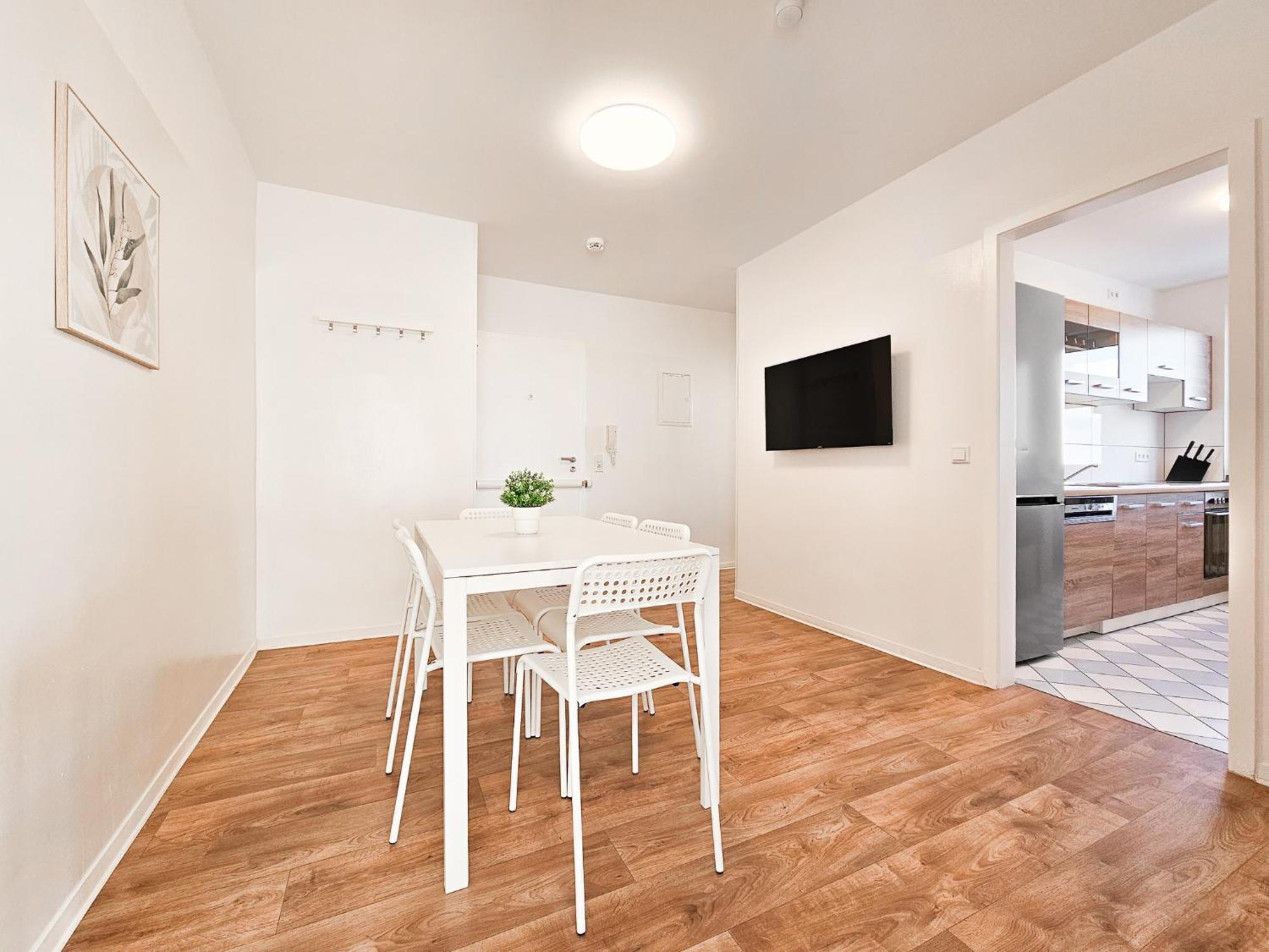 Raj Living - 1 Or 3 With Balcony - 20 Min Messe Dus & Airport Dus