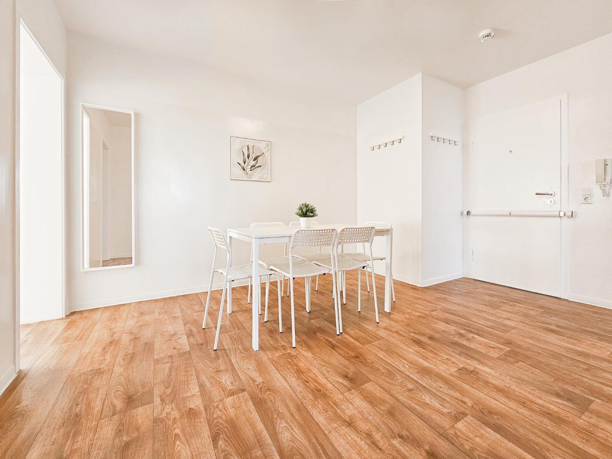 Raj Living - 1 Or 3 With Balcony - 20 Min Messe Dus & Airport Dus