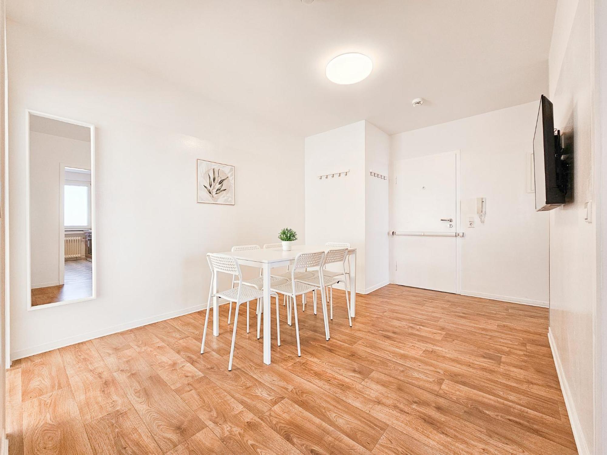Raj Living - 1 Or 3 With Balcony - 20 Min Messe Dus & Airport Dus Meerbusch