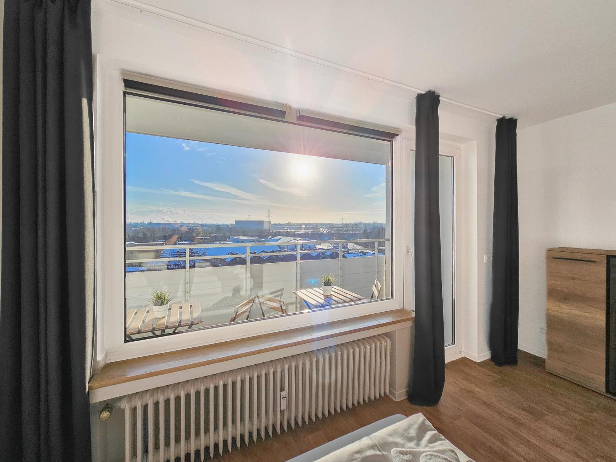 Raj Living - 1 Or 3 With Balcony - 20 Min Messe Dus & Airport Dus