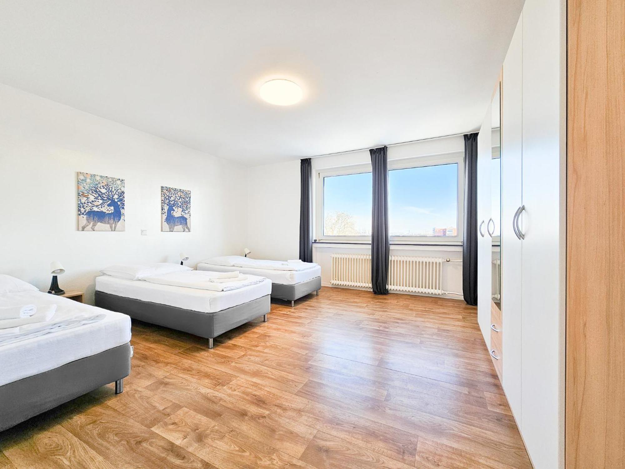 Apartment Raj Living - 1 Or 3 With Balcony - 20 Min Messe Dus & Airport Dus